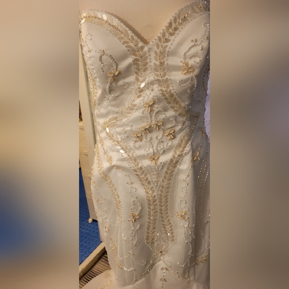 Mary's Bridal Ivory Wedding Gown - Picture 13 of 13